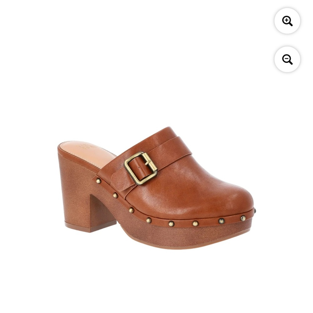 Time and Tru Brown Buckle Clogs Heeled Mules NWT Size 9